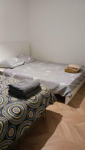 Beautiful 5 persons apartment Paris Montparnasse